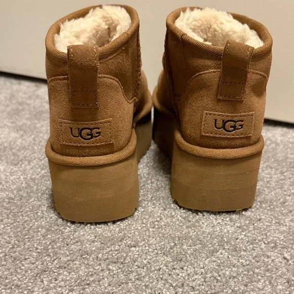 UGG Platform Mini Boots - Picture 4 of 7